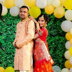 Meet your Posher, Deval